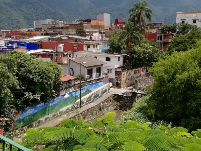 Kaffe Real - Terraza Café & Restaurante con Música en Vivo