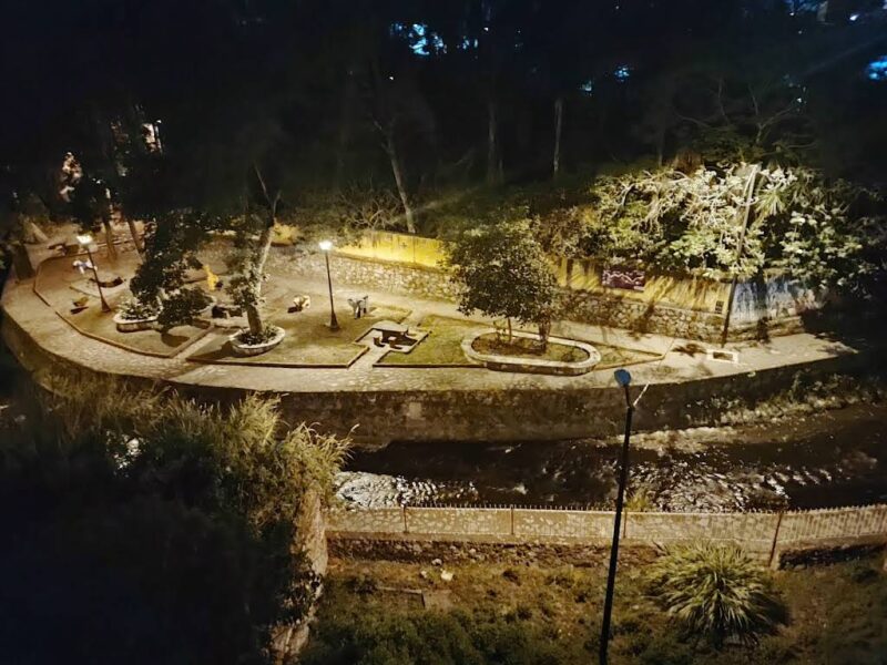 Kaffe Real - Terraza Café & Restaurante con Música en Vivo