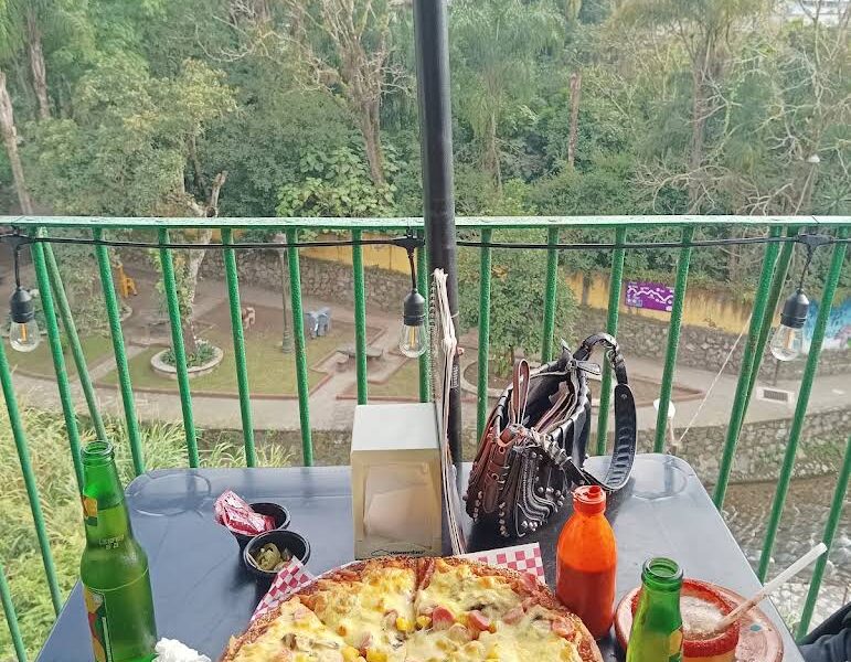 Kaffe Real - Terraza Café & Restaurante con Música en Vivo