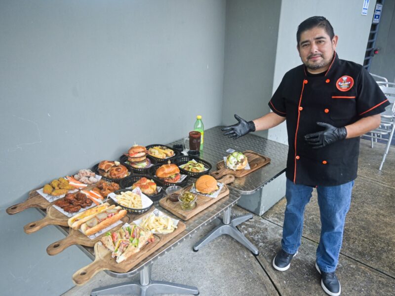 BURGER VIC - Hamburguesas, Alitas, Hot Dogs, Sincronizadas y mucho más.
